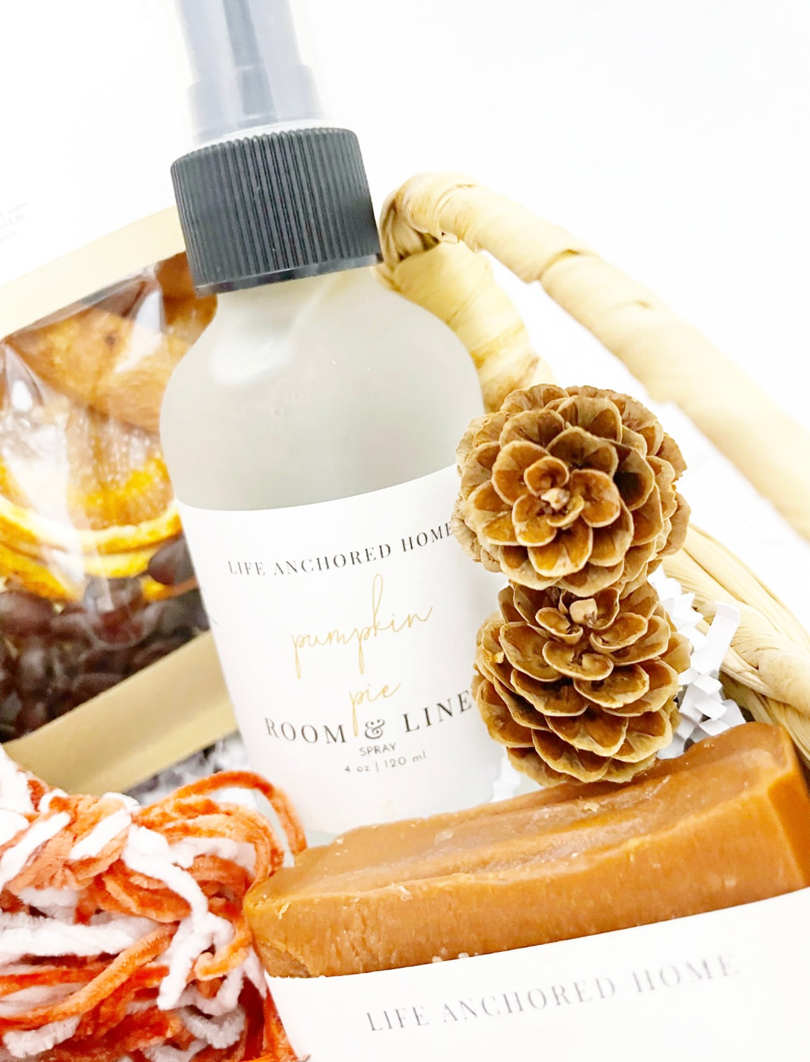 Pumpkin-Themed Fall Gift Basket – Cozy Autumn Essentials