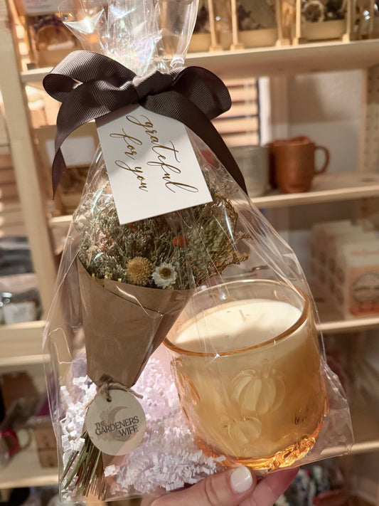 Gather & Grateful Pumpkin Pie Spice Candle & Dried Floral Bouquet Gift Bag